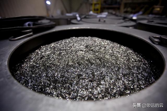 特朗普向全球发出通牒：180天内必须对中国动手，不帮忙就加税