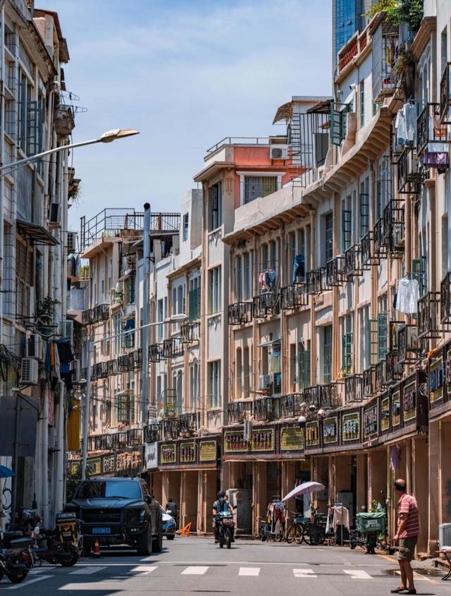 开元路是厦门市最早的马路，始建于1920年，承载着城市的时代记忆