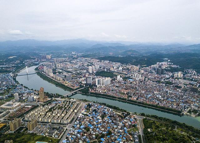 走进中国1400个县：湖南新化县人口第一县！千年梅山味，美到开挂