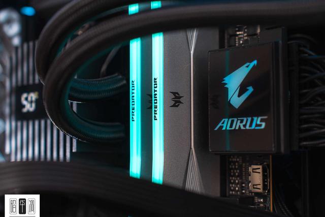 曲面玻璃的通透美学：乔思伯 TK-4 装机实录