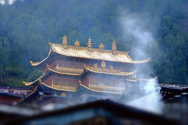 行摄甘南(8) -- 《郎木寺的雨後晨光》