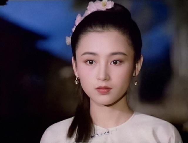 长得太美被导演占为己有？4年后生下大明星儿子，16岁开始争光了