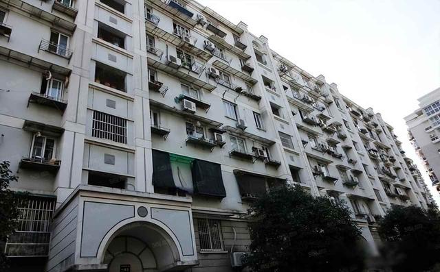 国家发话：老破小可原地重建！居民：不如“推倒不建，以旧换新”