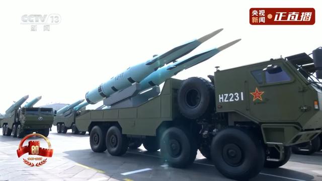 不装了！一口气看完九三大阅兵武器装备！谁说我们一个也不认识？
