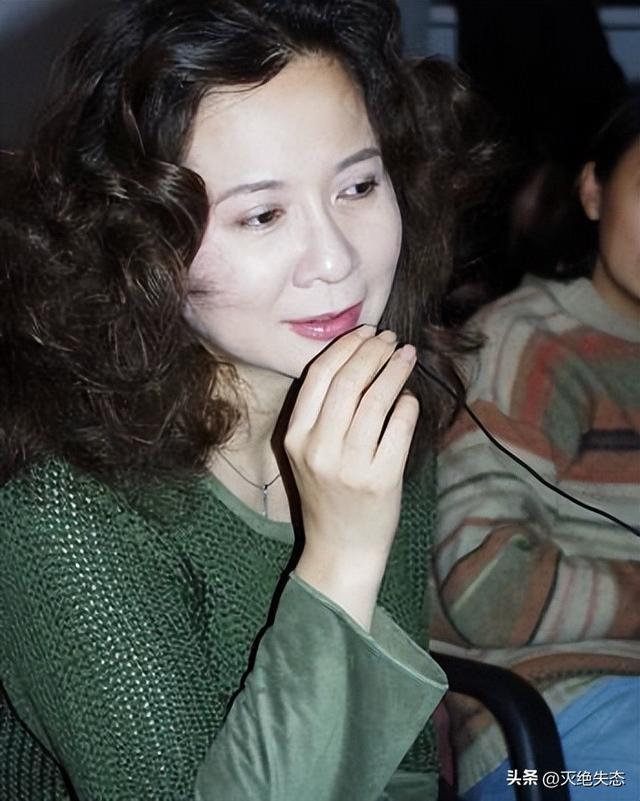 钱再多也没用！64岁身价千万的蔡明如今现状，给中年女人提了个醒