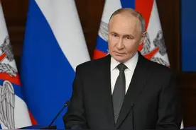 美国试射高超音速导弹后，普京突然察觉不对劲，给国防部提了个醒图片