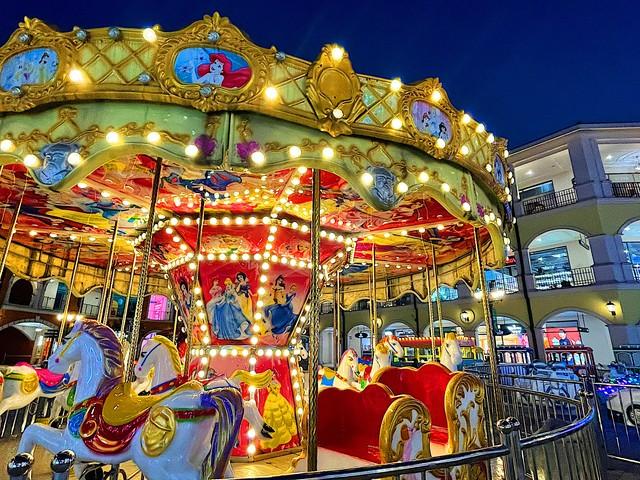 在遥远的梦幻国度，有一座美轮美奂的城堡