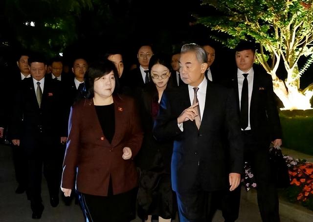 没白来中国一趟，金将军心腹来华，从王毅嘴里听到了最想听的话
