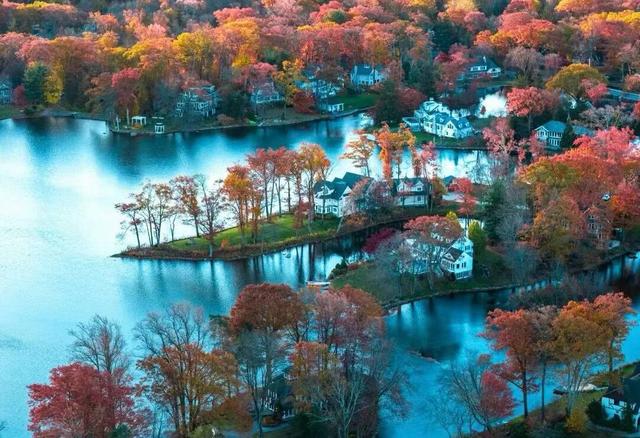 静谧山湖，最美秋色