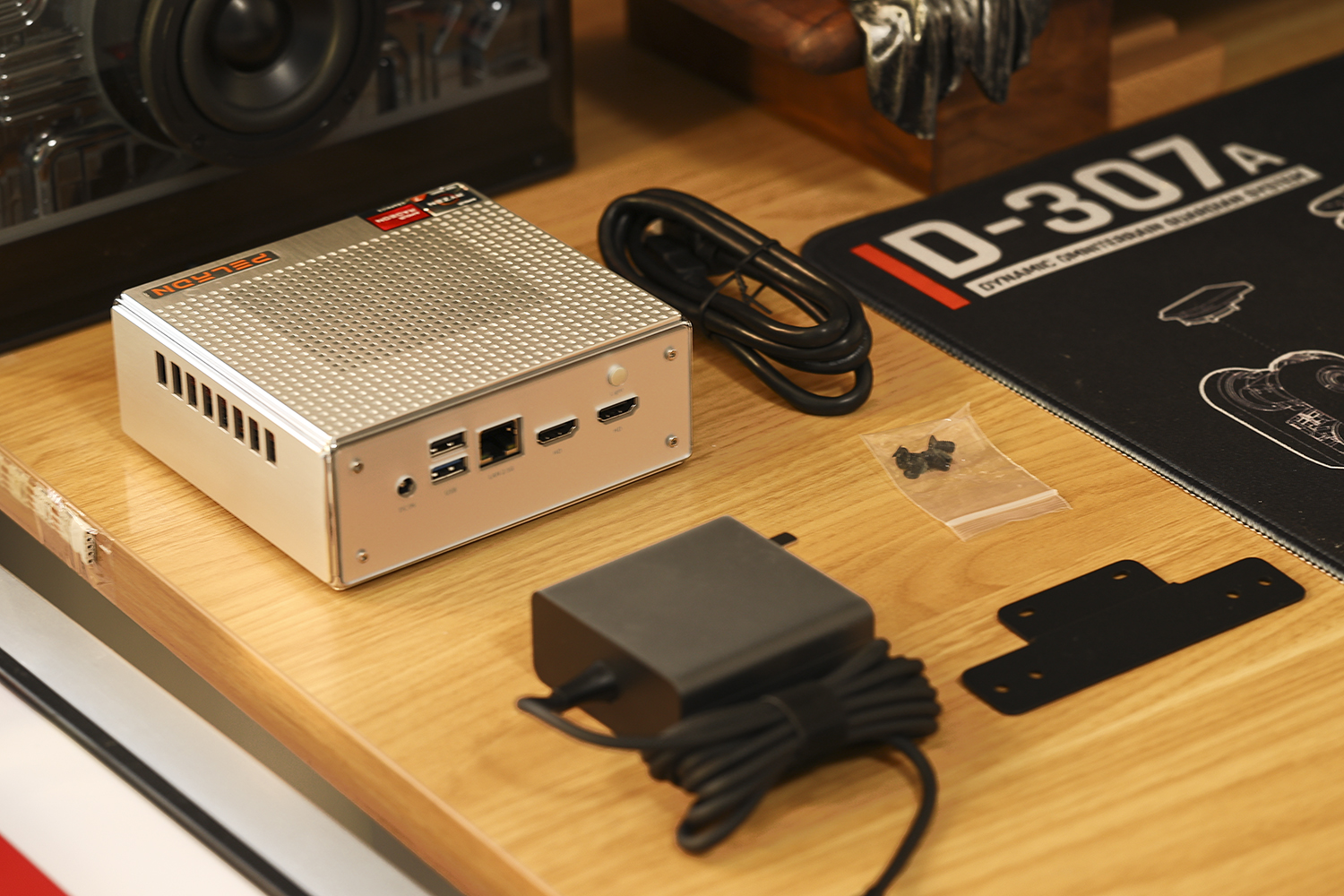 谁说迷你主机没有光污染,磐镭银翼HA-4再创极致