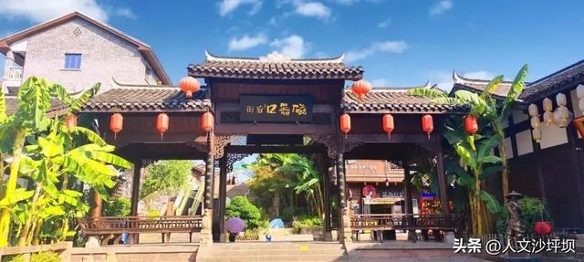 重庆红色旅游专线发车啦！10 分钟从千年古镇穿越到革命岁月，红岩巴士带你触摸历史的温度！