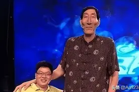 中国第一巨人鲍喜顺，不顾医生建议执意生子，如今儿子身高怎么样图片