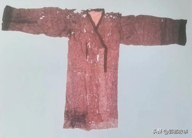 在荆州​“旅拍季”持续走红的“战国袍”到底长什么样？