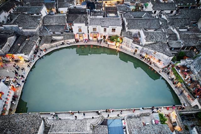 皖南宏村秋意浓，月沼风荷，南湖书声，时光在此温柔地停顿