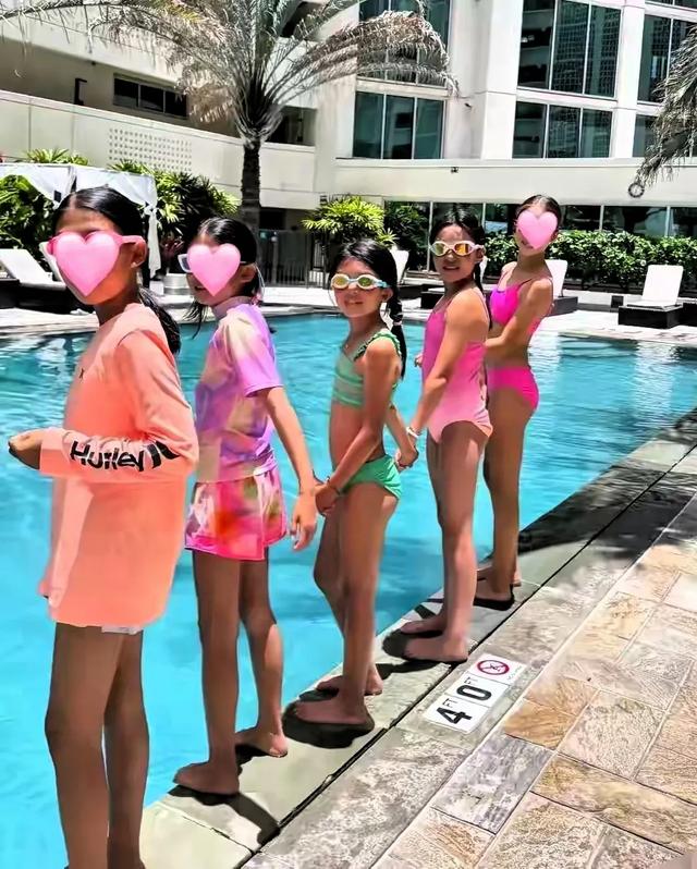 贾静雯没曾想！本想秀幸福，结果三女儿颜值排行榜直接上榜热搜！