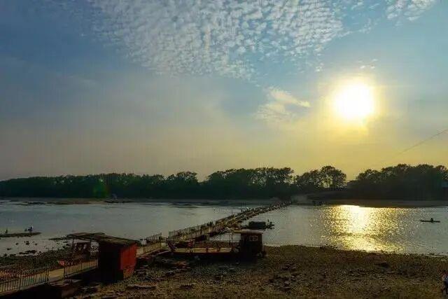 游在鹰潭｜学生搭子团秋季攻略！轻松玩转4大宝藏地「全球学子嘉游赣 奇绝鹰潭逍遥游」