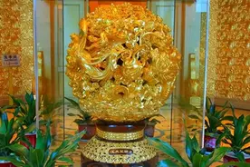 天下第一村华西村，曾经家家户户住别墅，为何后来欠了一屁股债图片