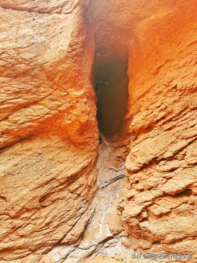 天山神秘大峡谷寻幽探秘