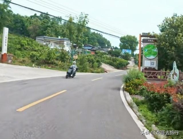 成都龙泉山被冷落的徒步线路，视野超级惊艳，地铁公交车可达！