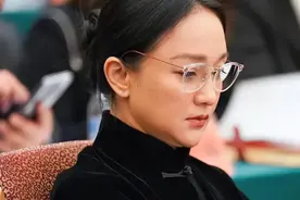 “照妖镜”又来了！无滤镜暴露明星真实状态，黄晓明的脸怎么了图片