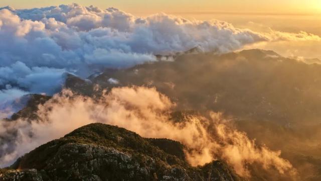 登初秋泰山，揽日出云海浩渺盛景