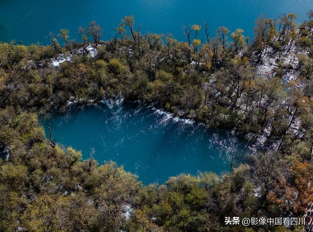 四川阿坝：金秋九寨美如画