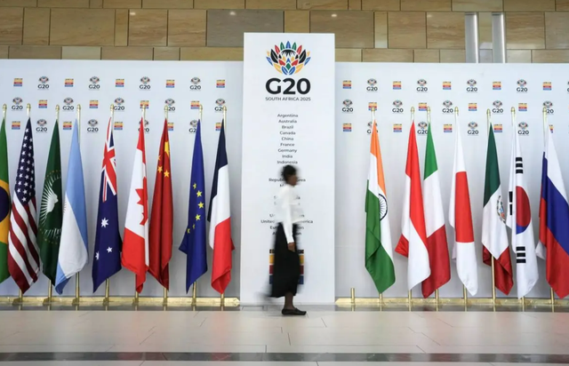 沉默11天后，高市早苗发声，让14亿中国人失望 ，强迫中方与她见面