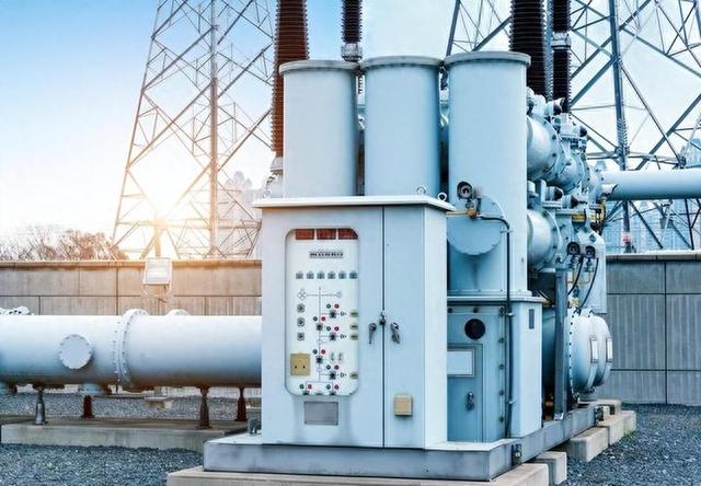 美国怕的不是华为芯片？他们真正忌惮的，是中国低价可再生电力