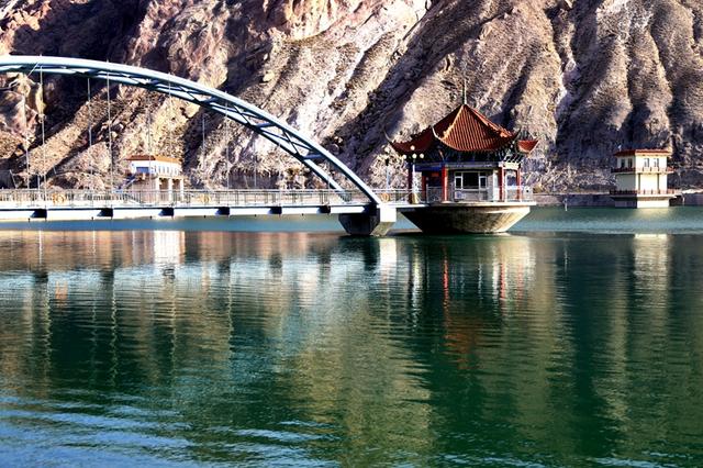 【组图】临泽：一湖清水映金裳 万顷碧波入画来#祁连山下是我家##厚道甘肃#