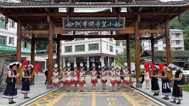 乡游黔中 · 剑河县 太拥镇丨秋染八万山,林海叠彩入画来