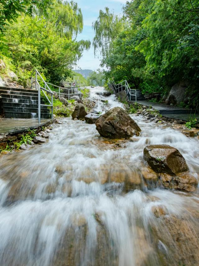 雨后泉水喷涌、飞瀑如练,淄博这些原生态山水秘境太美了!