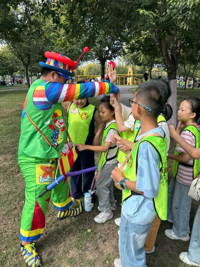 多彩滨州迎双节 文旅好礼乐不停│山东文旅·鑫诚田园“绿野画中游”艺术嘉年华启幕，共绘国庆生态画卷