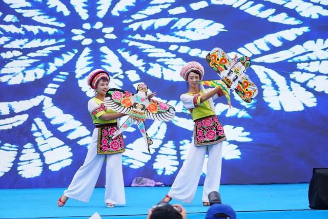 生活|快乐又松弛!大理洱海风筝节持续“放飞”至24日