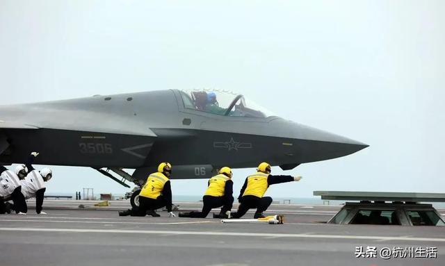 民调下跌后，高市早苗急着搬家，得罪中国的下场，日本恐承受不起