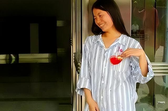 两度辍学考上北大，24岁葬于八宝山，撒贝宁含泪致悼词	，她是谁？