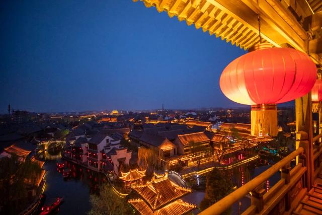 台儿庄古城复兴楼“登高祈福”，愿你拾级而上，步步皆好运！