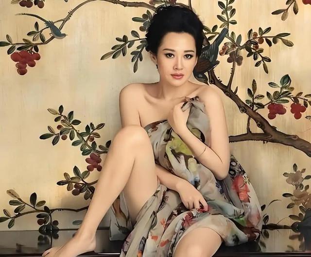 4位因丰满出名的女星，用丰盈体态演绎风华，美得人沉醉各有千秋