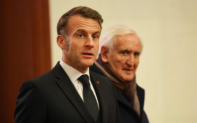 中法北京谈完，马克龙启程下一站，临走通告全球，日本怕啥来啥