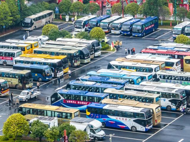 明月山全面进入旅游旺季，多维业态共绘秋冬盛景！