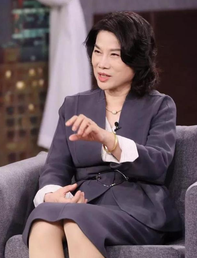 高管内外勾结骗钱风波才完，董明珠又被推上风口浪尖，格力不忍了