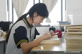 “农村女孩没远见？”姜萍放弃浙大“橄榄枝”，打暑假工反遭指责图片
