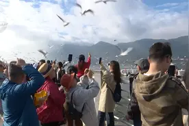 还笑呢？！应该重罚！图片