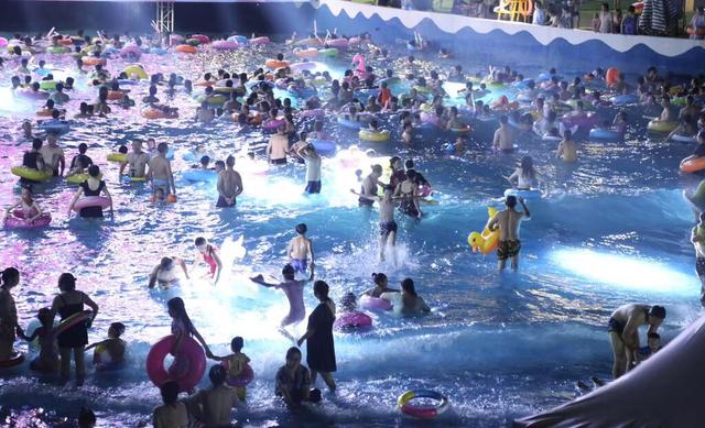 去哪儿旅行：避暑游新玩法 “室内经济”与“夜经济”双轮驱动