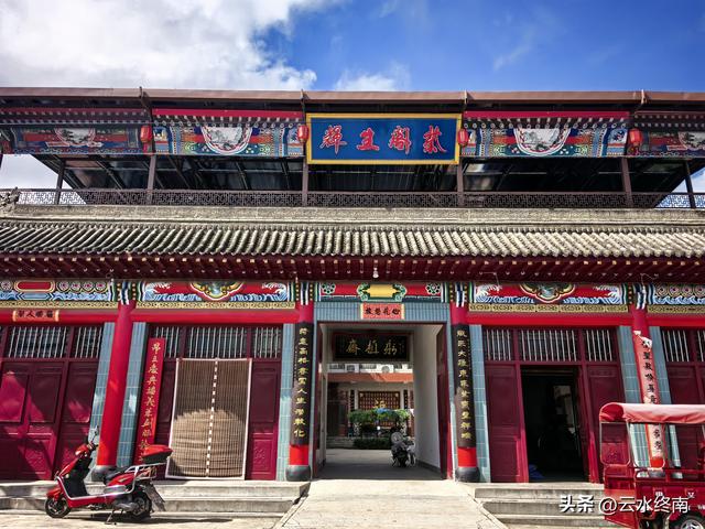 谁给的胆子，敢称“西安城南第一村”，就凭这古戏台和老房子吗？