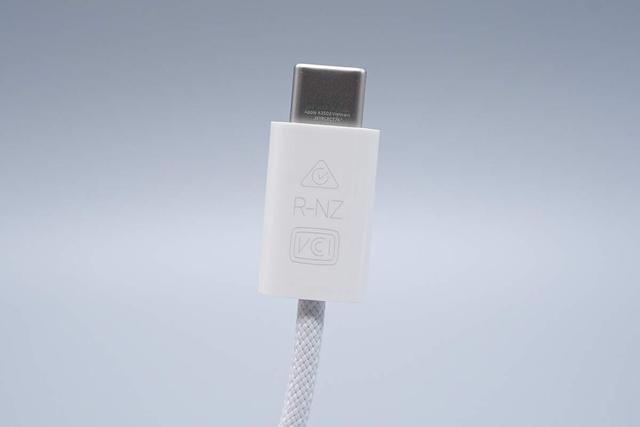 支持Qi2.2无线充电标准，苹果港版25W MagSafe无线充电器拆解