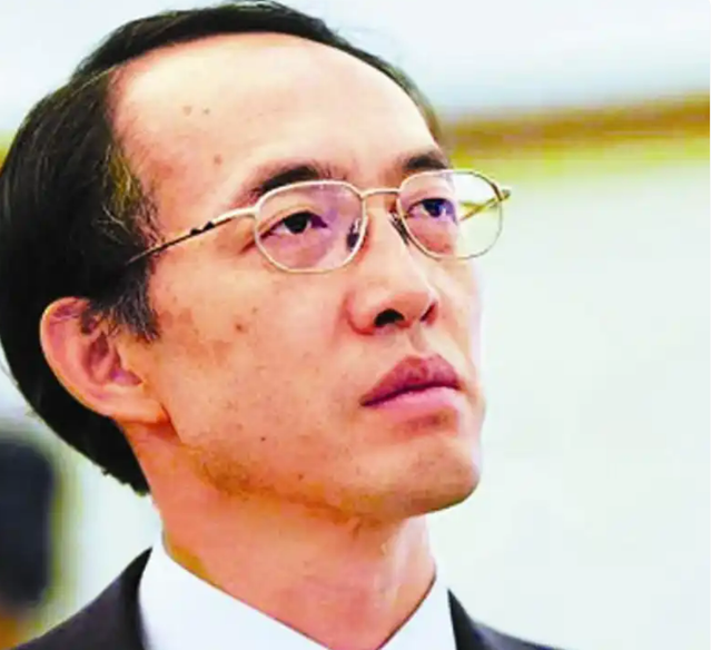 男友死缓，丈夫诈骗惨死狱中，辞职央视2年，刘芳菲事业再上新高