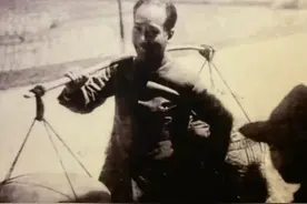 抗战后蒋介石对军统“开刀”，戴笠心态失衡：煮豆燃箕，相煎何急图片