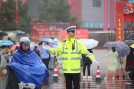 山西交警：护航中考，这些瞬间，亮了！图片