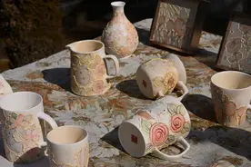 摊位费飙涨声中的“景漂”们：摊位费直追门店租金，不少人还苦于申请不到摆摊名额图片