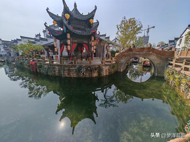 湖北祥云湾：九派建筑环湖立 传统现代共交融